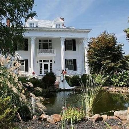 Winridge Manor Bed And Breakfast Madison Heights Extérieur photo