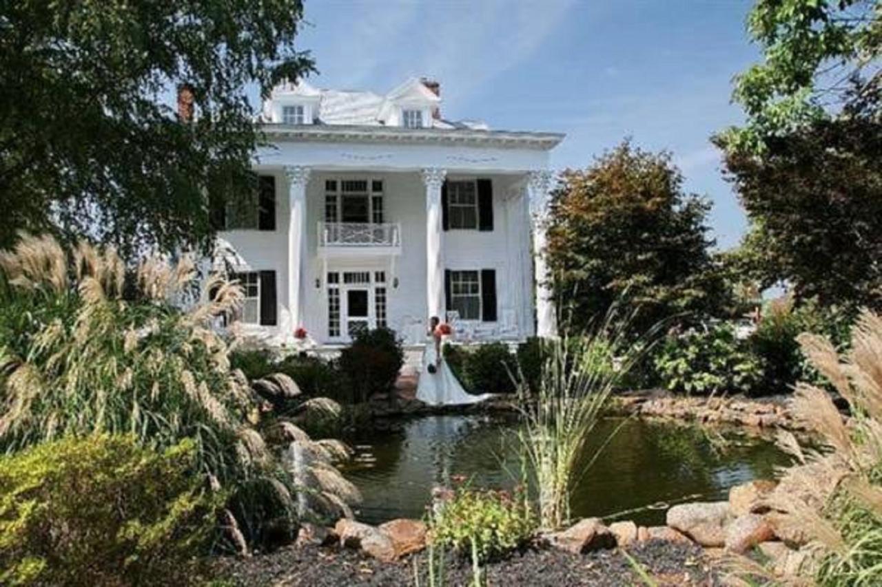 Winridge Manor Bed And Breakfast Madison Heights Extérieur photo