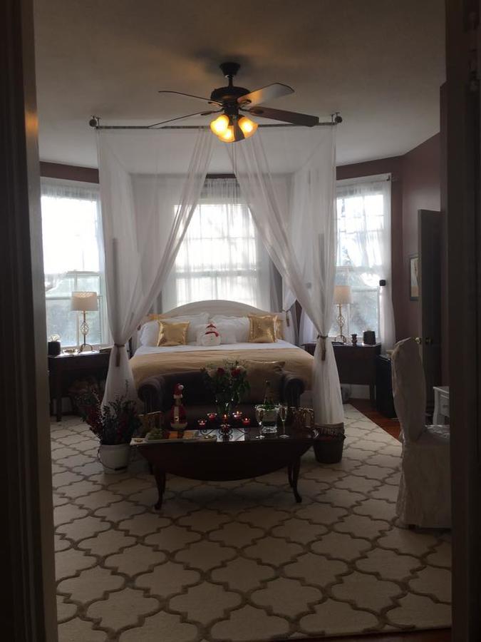 Winridge Manor Bed And Breakfast Madison Heights Extérieur photo