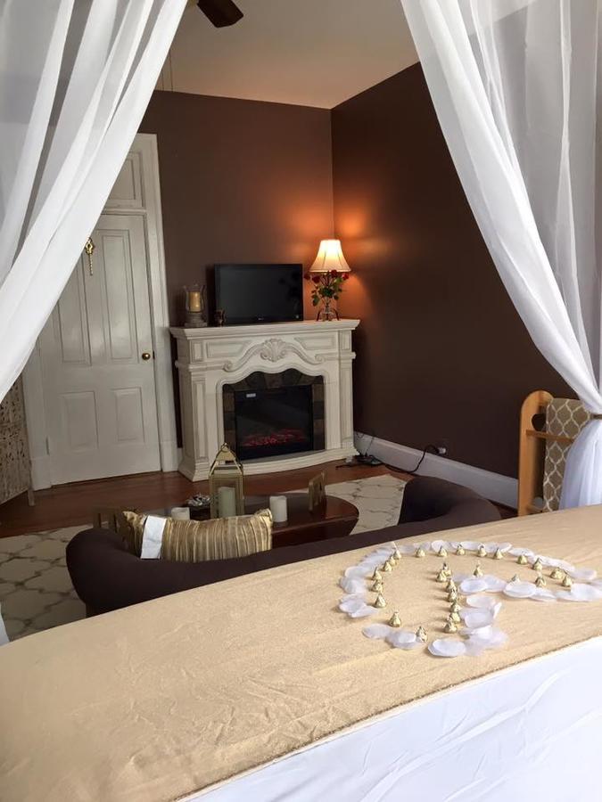 Winridge Manor Bed And Breakfast Madison Heights Extérieur photo
